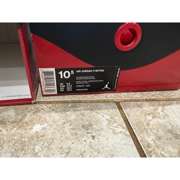 Jordans Retro11 Size 10.5 main image 7